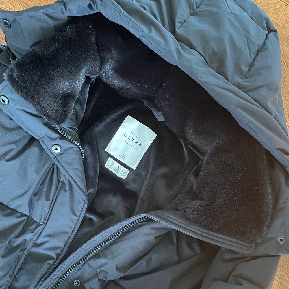Abercrombie & Fitch Women's Black Puffer Coat - Picture 3 of 5
